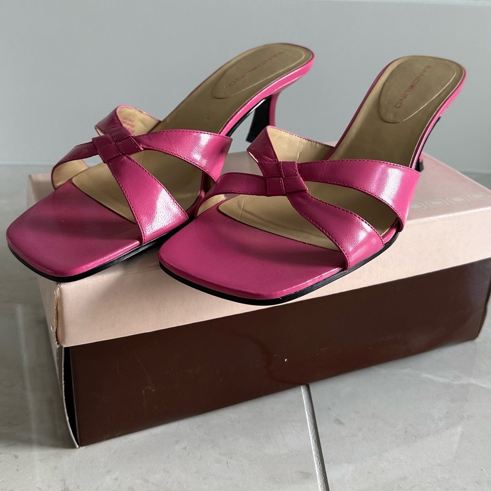 Bandolino Dark Pink Heels